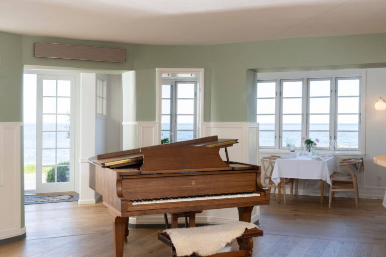 Pianister spiller på Steinway flyglet udvalgte lørdage